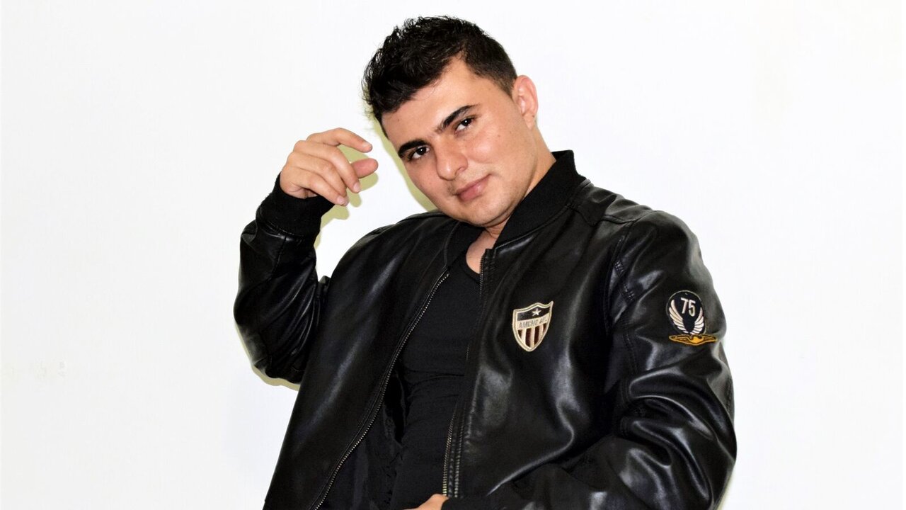 Live Porn Camera of AndreMuller