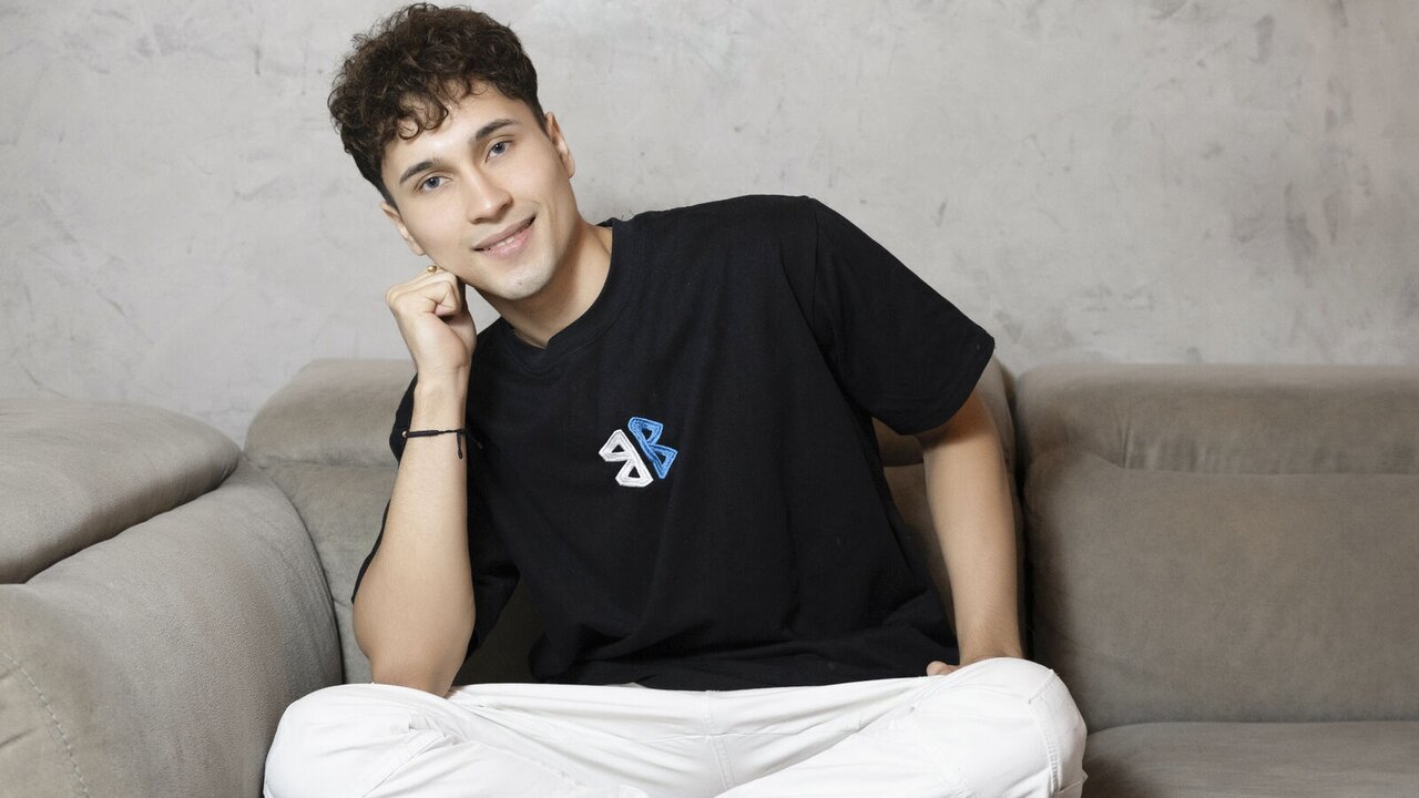 Live Porn Camera of BidieWhite