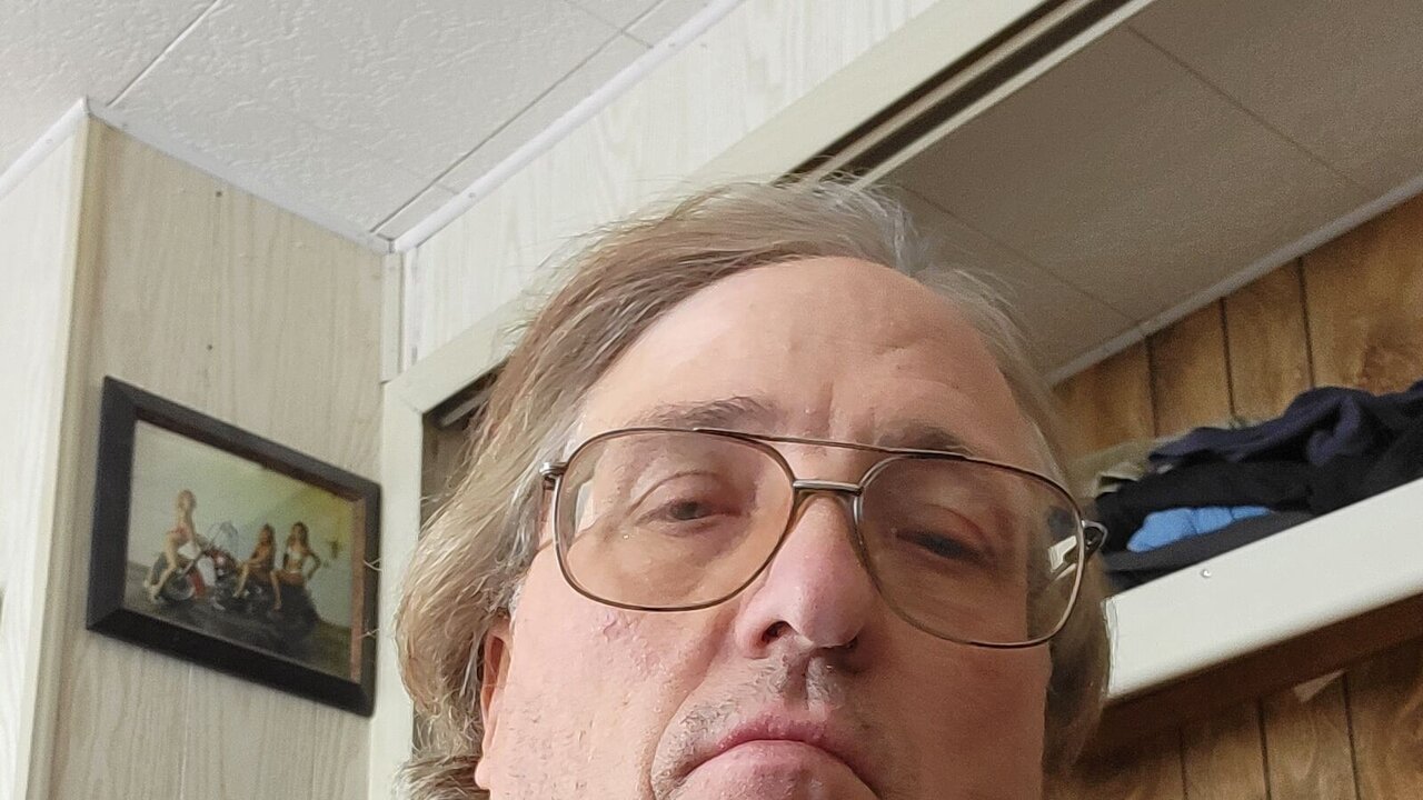 Live Porn Camera of DeanSteve