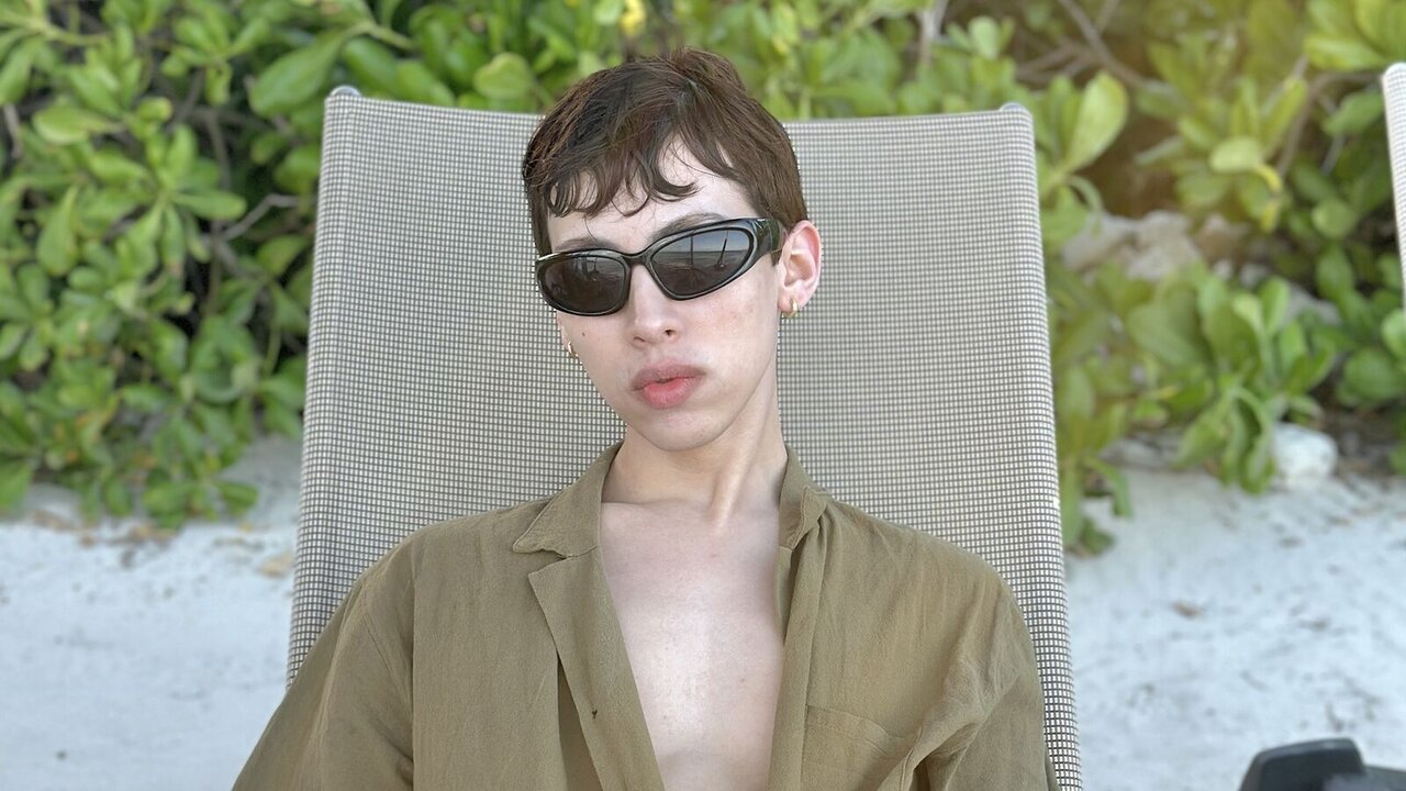 Live Porn Camera of DylanNewell