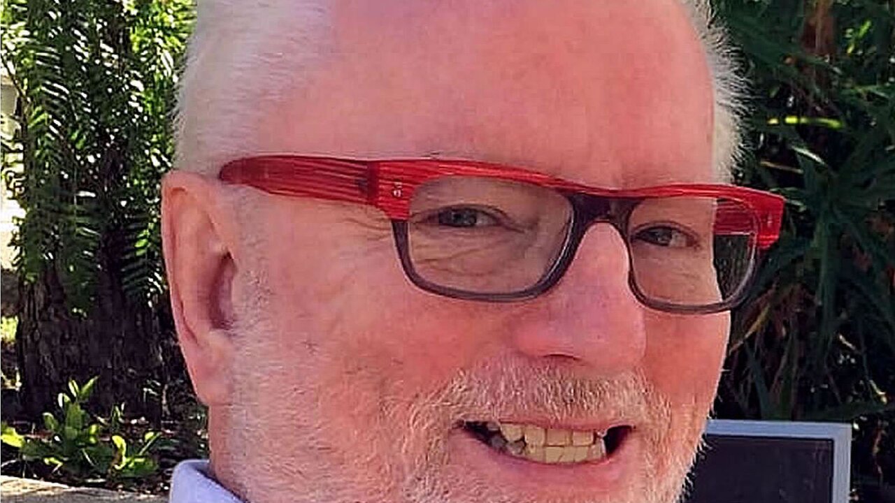 Live Porn Camera of JamesGreyhound