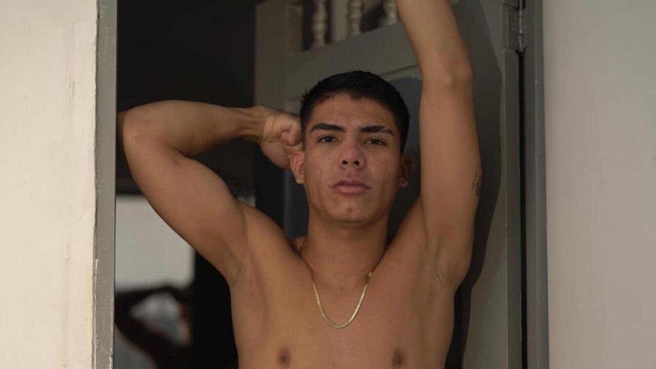 Live Porn Camera of MarcusMoreno