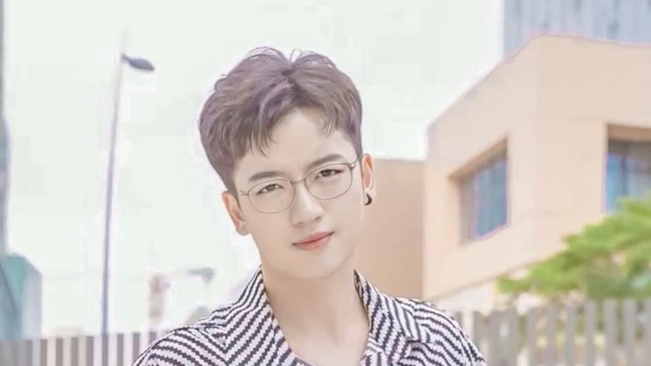 Live Porn Camera of RaymondJhon