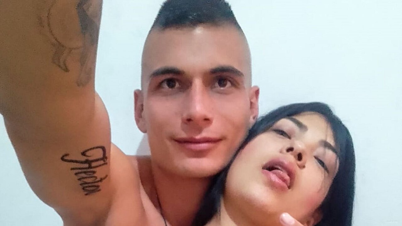 Live Porn Camera of AdelaandErick