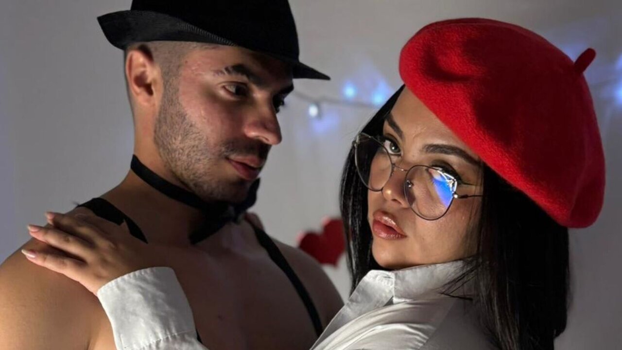 Live Porn Camera of EmmaandChriss