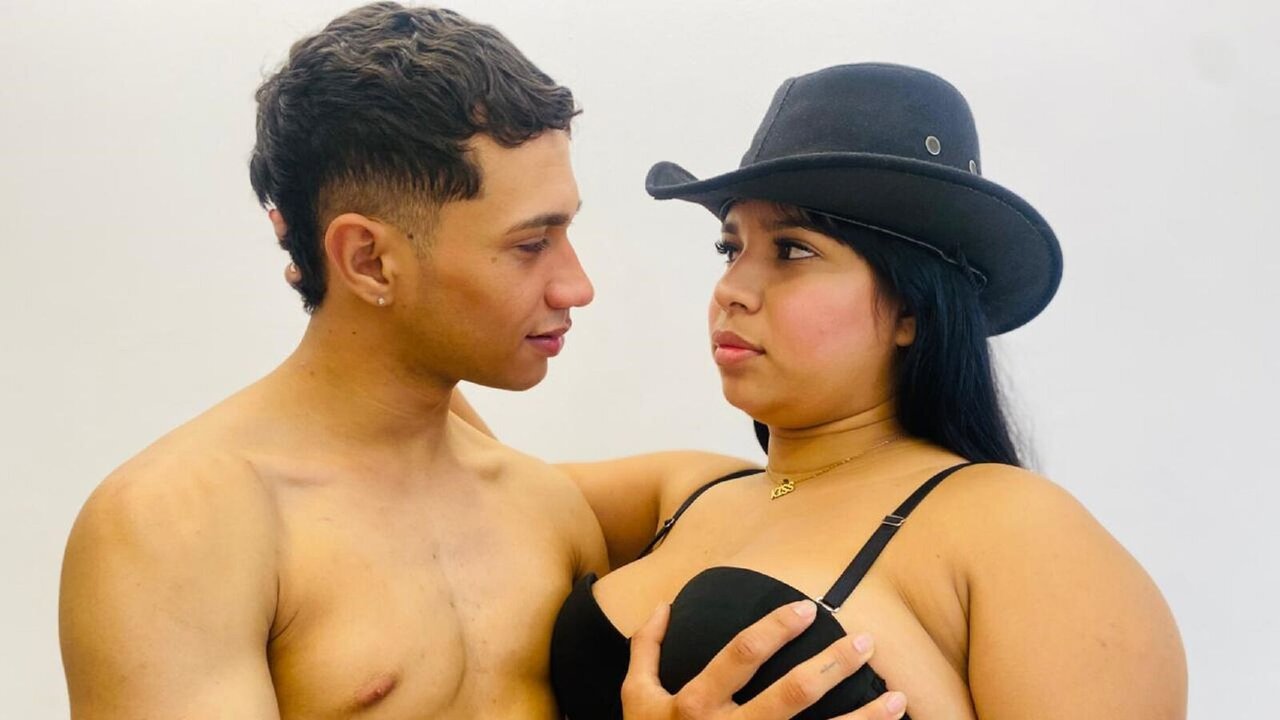 Live Porn Camera of JamesAndHannah