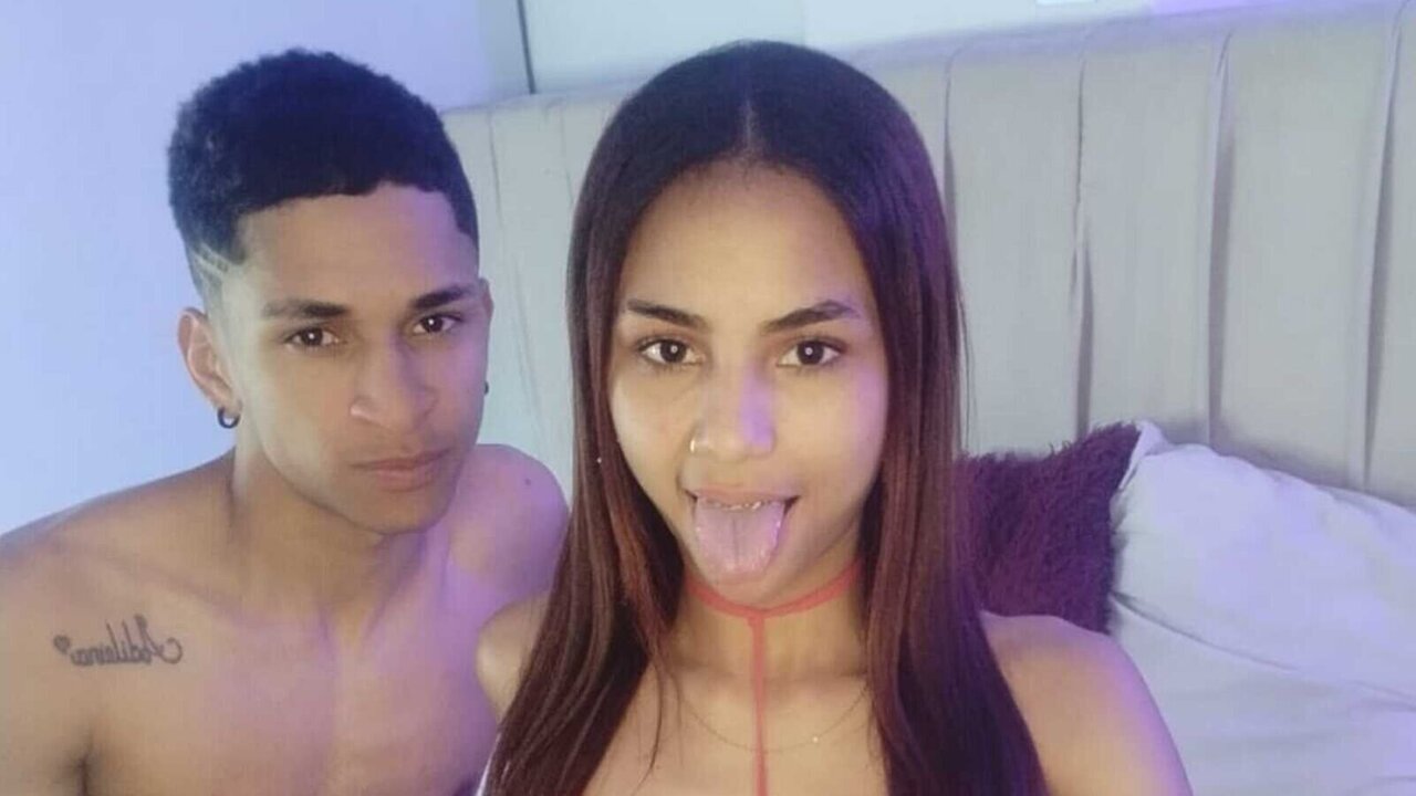 Live Porn Camera of KarinandMichigan