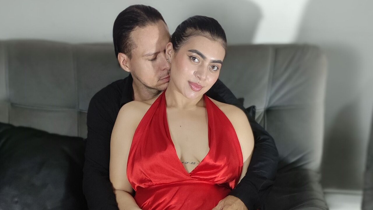 Live Porn Camera of MiaAndJohnss