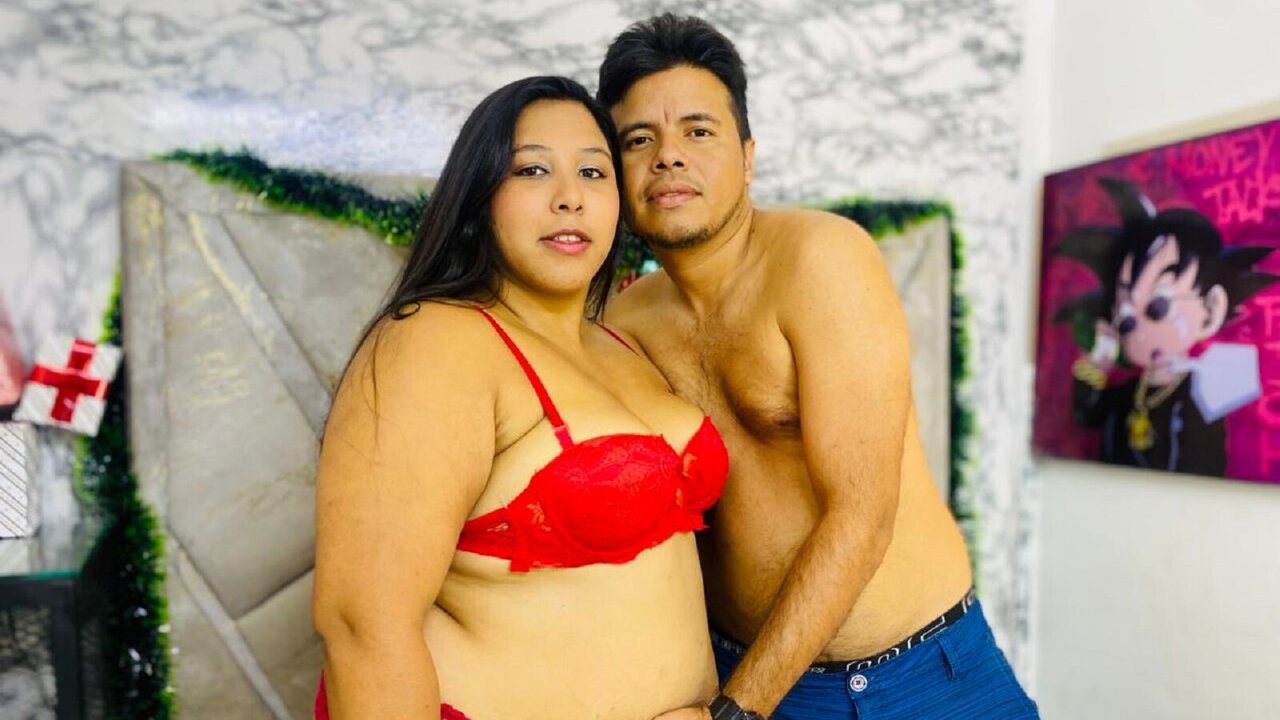 Live Porn Camera of MiaAndKyle