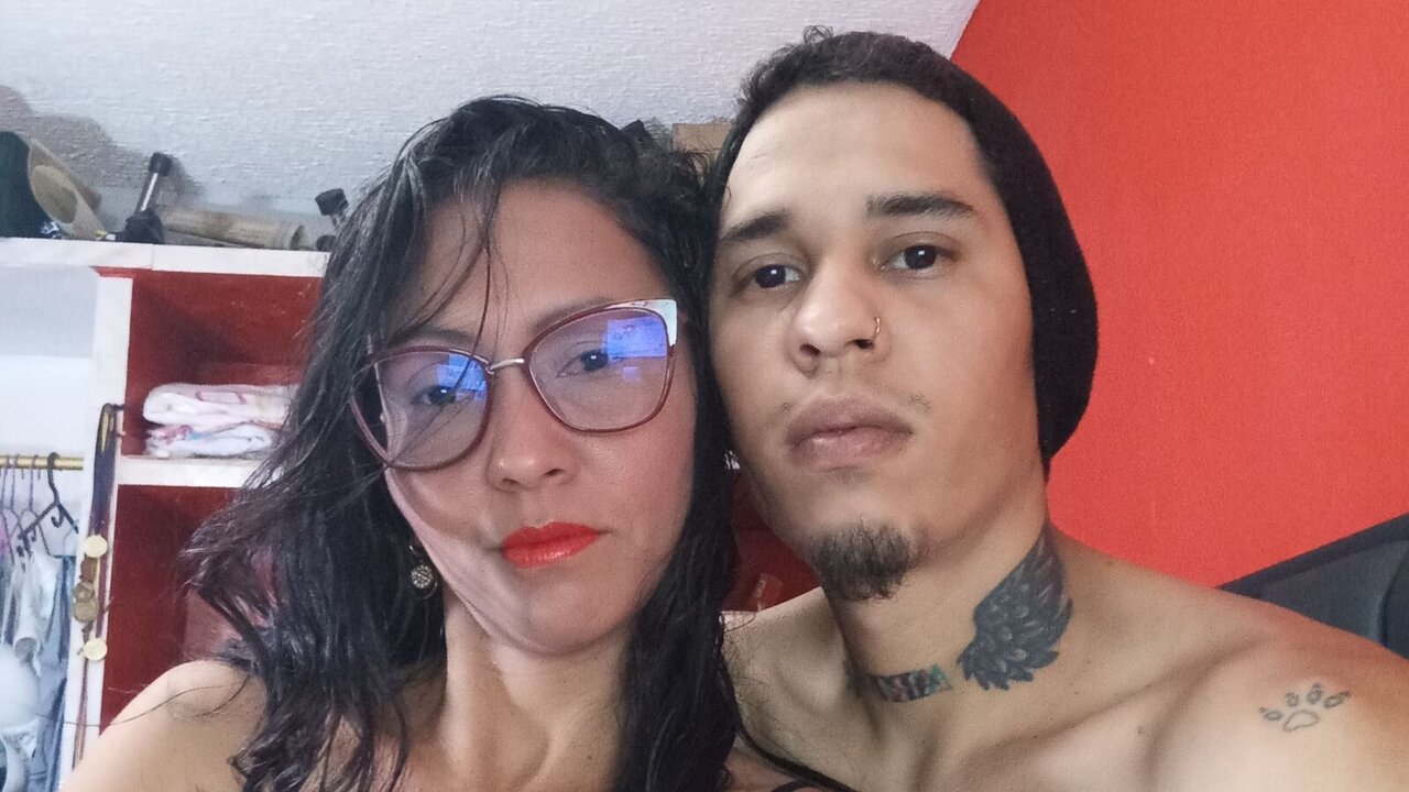 Live Porn Camera of PaulinyandSebast