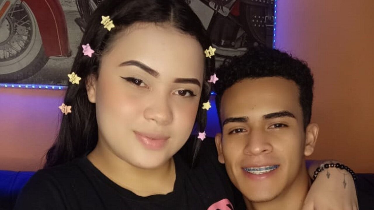 Live Porn Camera of SamanthaandMaxim