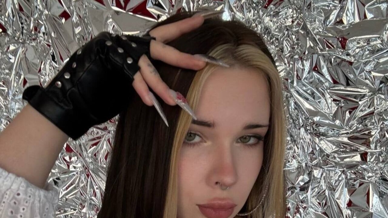 Live Porn Camera of AliceWednesday