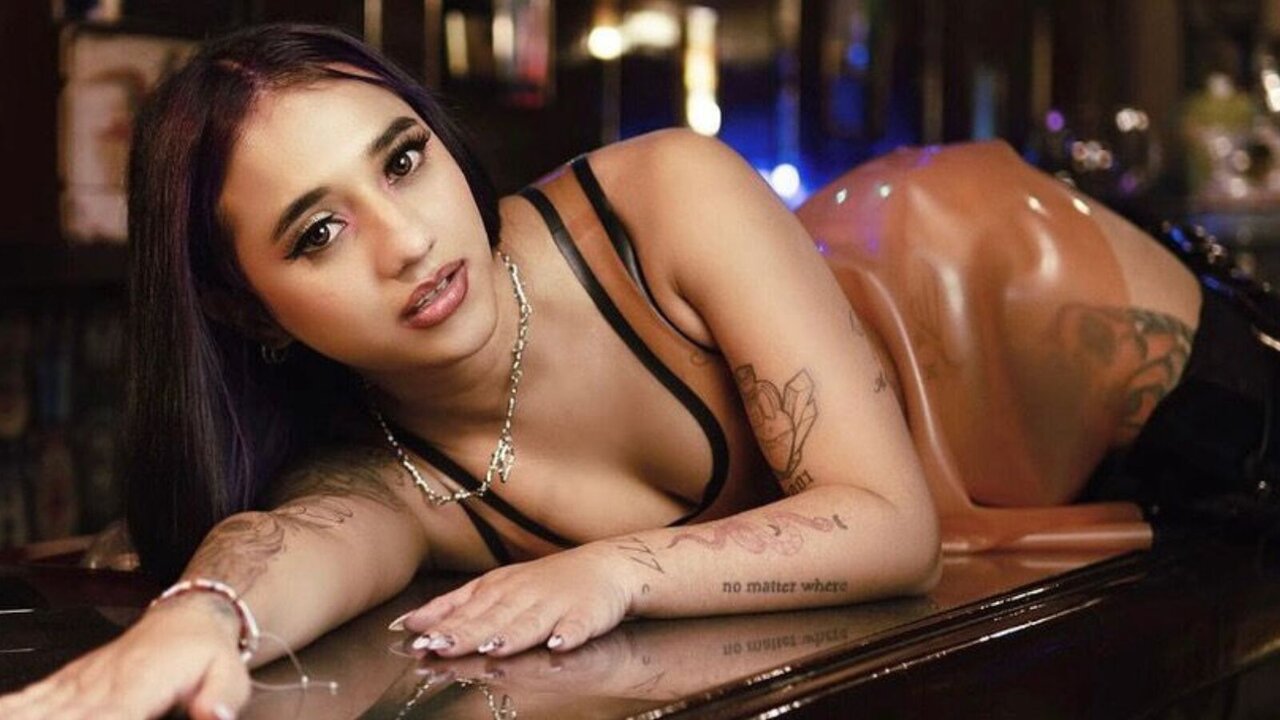 Live Porn Camera of LisaNoback