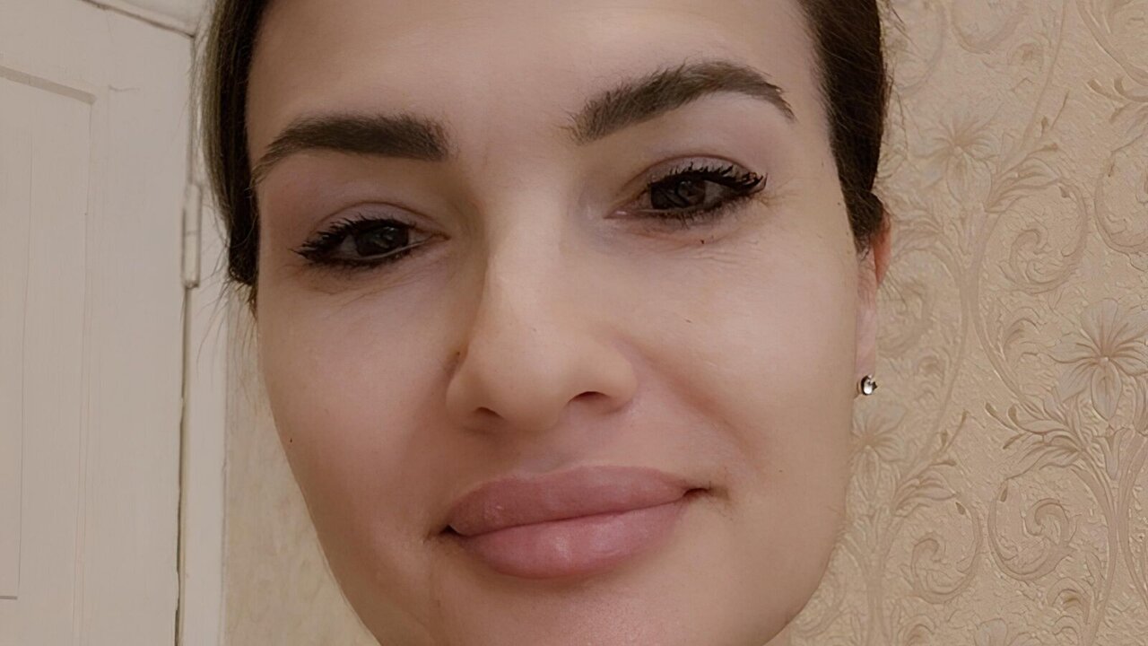 Live Porn Camera of AdelyBunnes