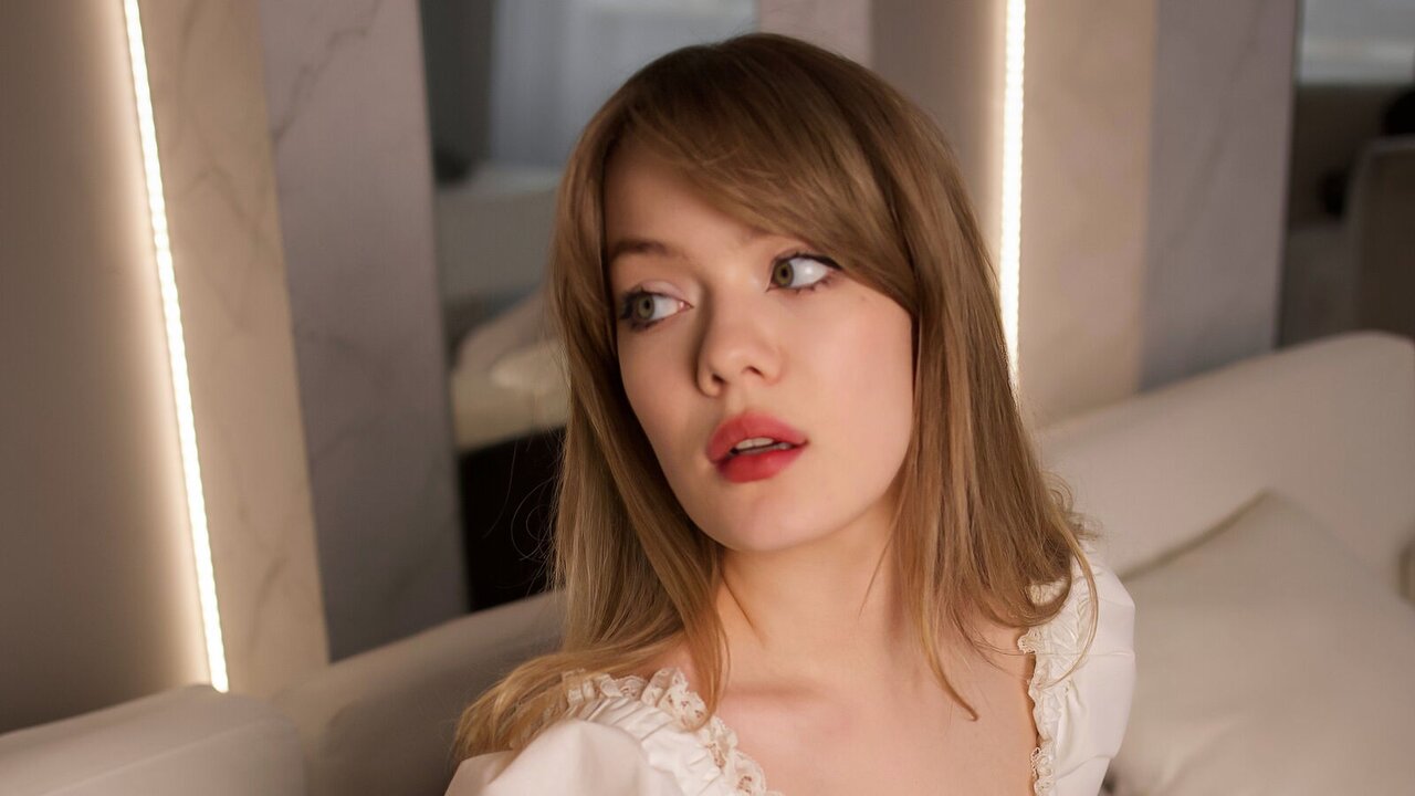 Live Porn Camera of AleysBloomy