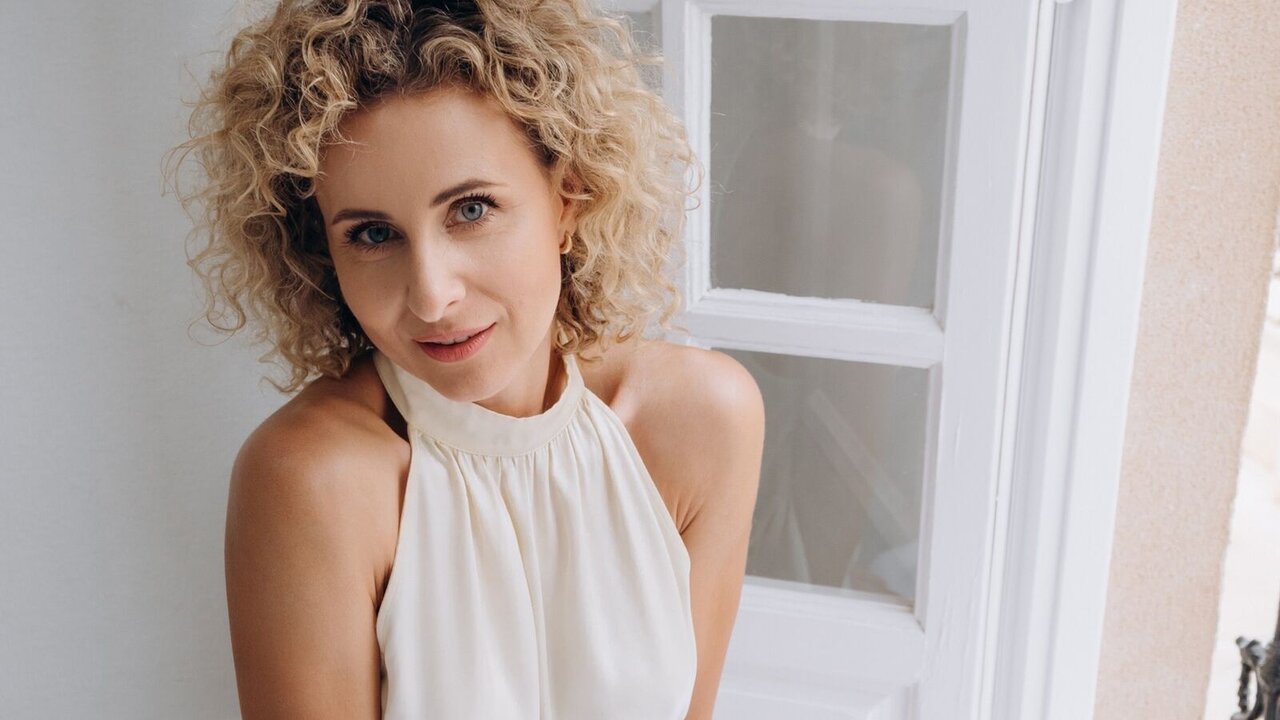 Live Porn Camera of AngelEmeli