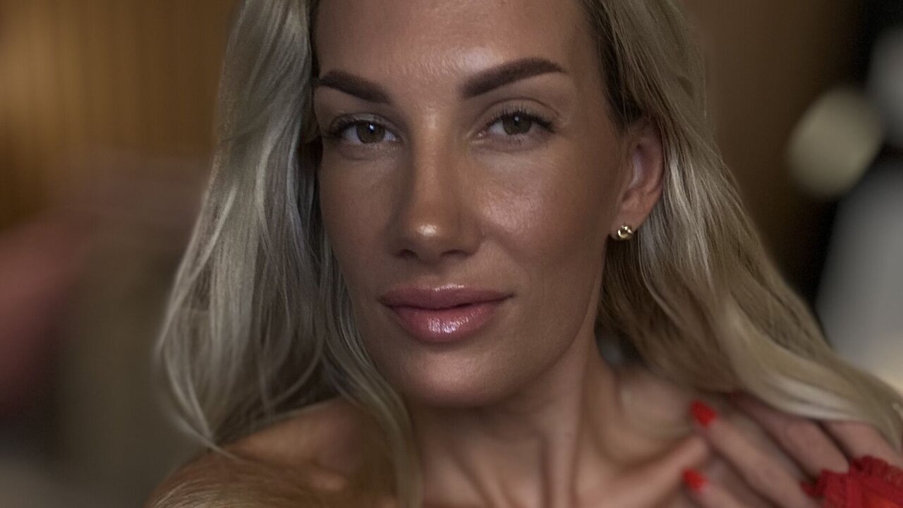 Live Porn Camera of AriaVeller