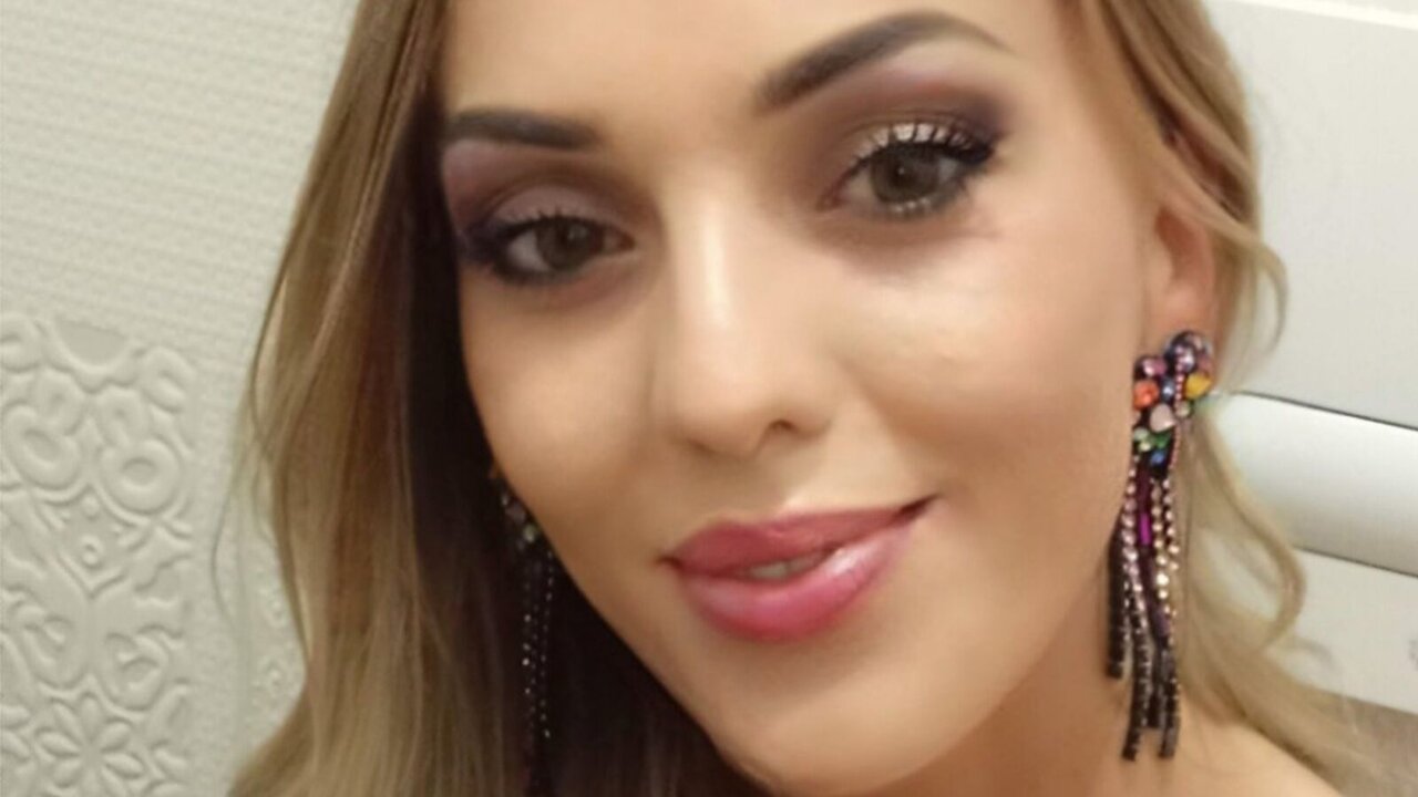 Live Porn Camera of ArinaGail