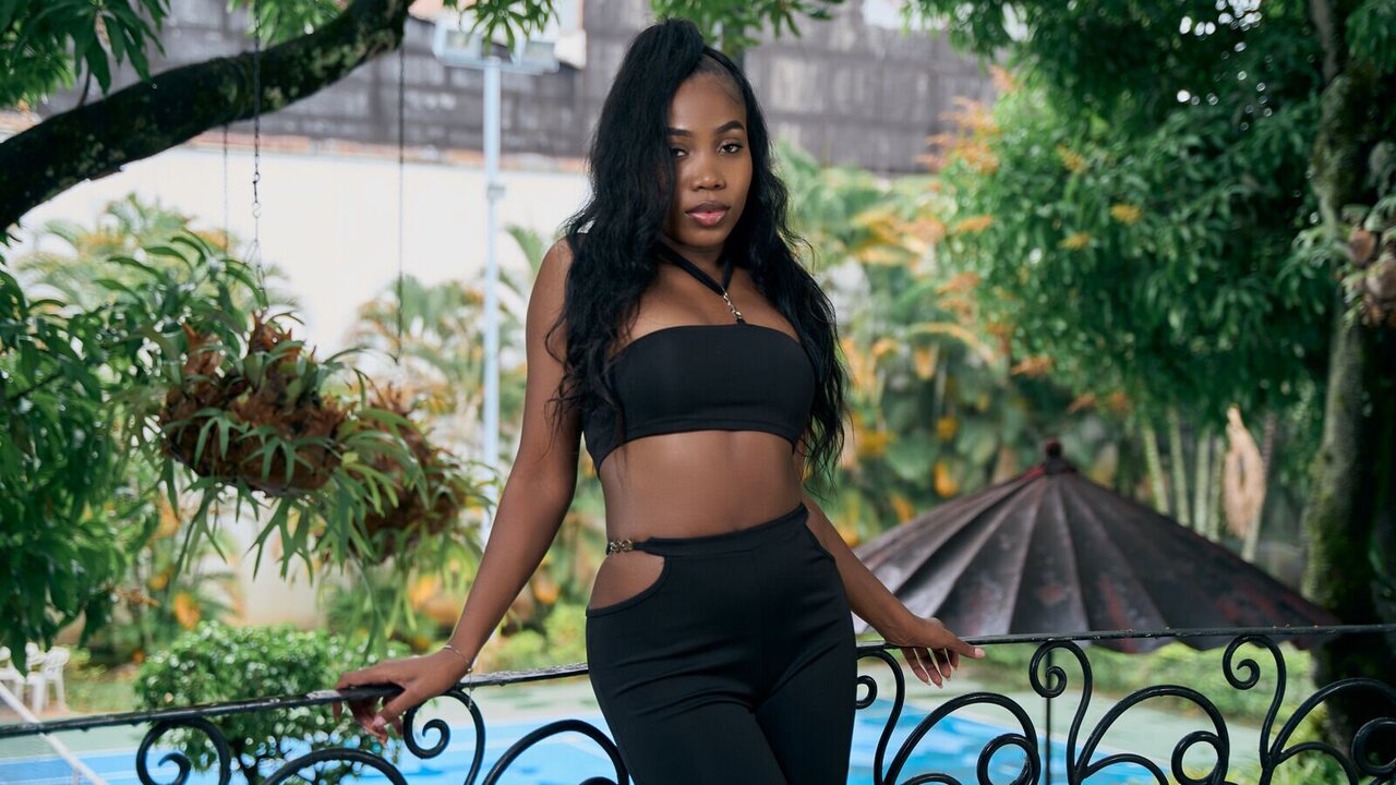 Live Porn Camera of CarlieLyn