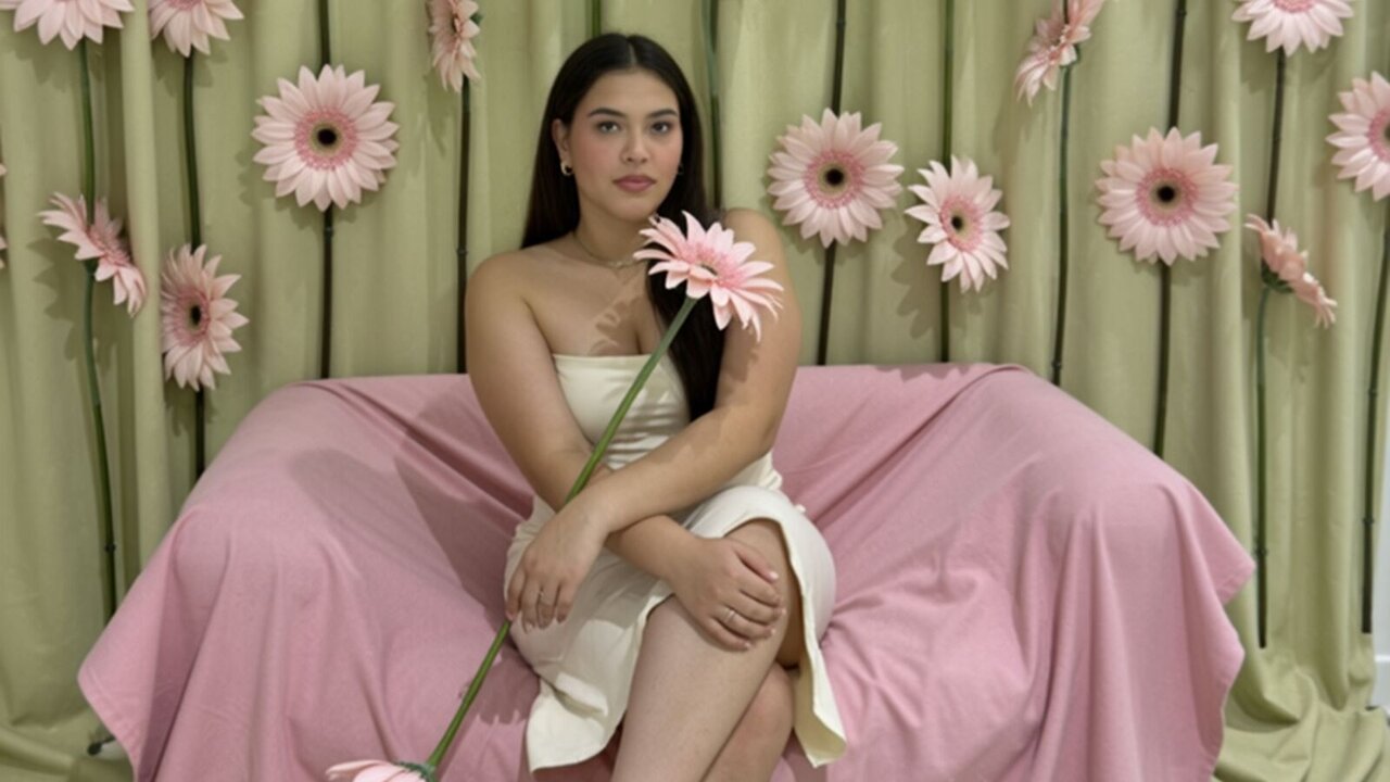 Live Porn Camera of CarolineDux