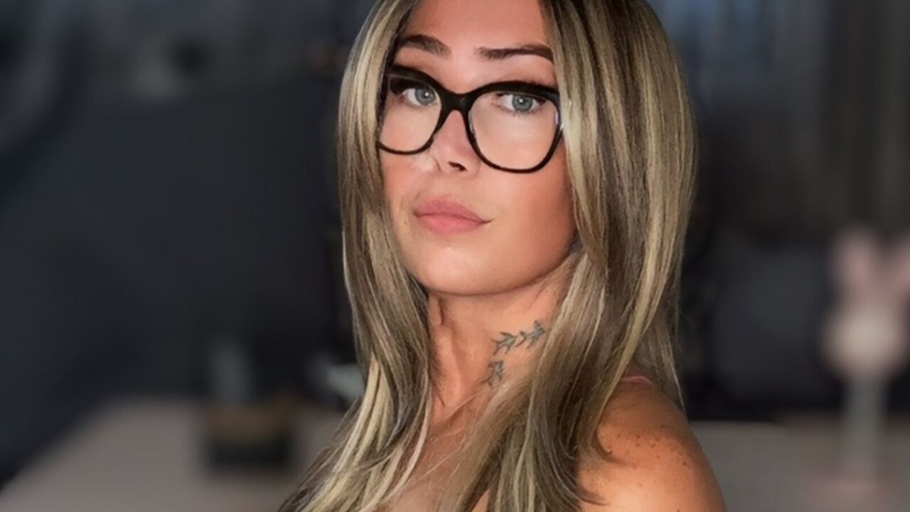 Live Porn Camera of CherryLayla