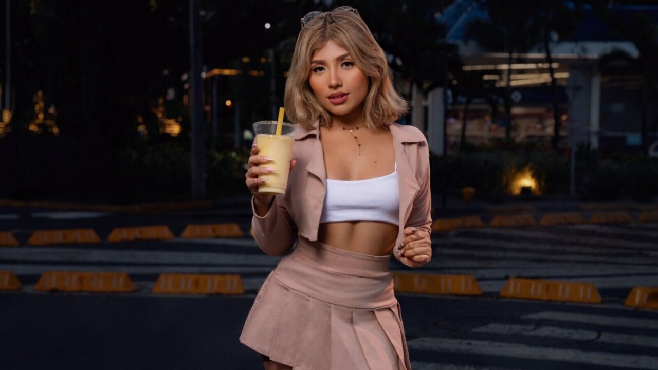 Live Porn Camera of CorinaBaker