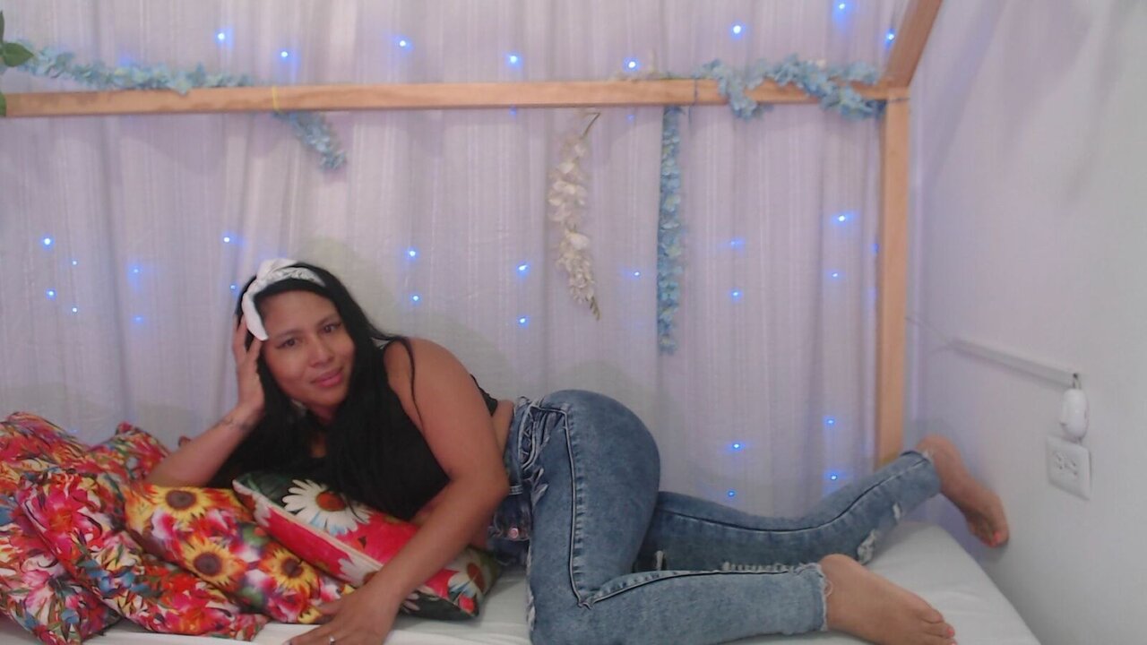 Live Porn Camera of DanielaBraun