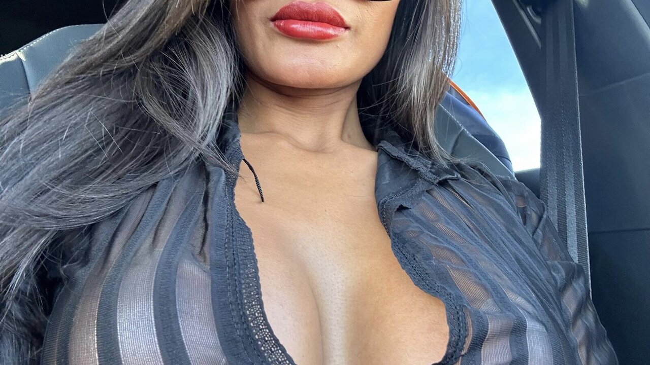 Live Porn Camera of DivaSiam