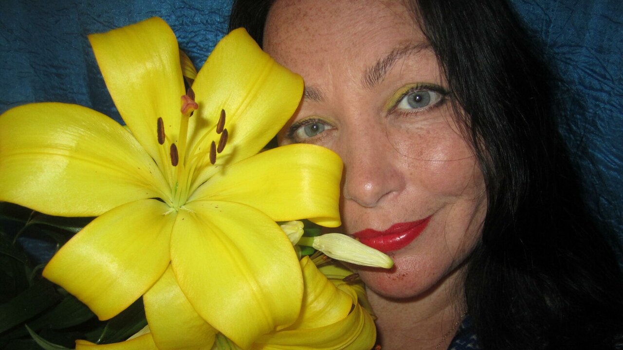 Live Porn Camera of ElaineGrey