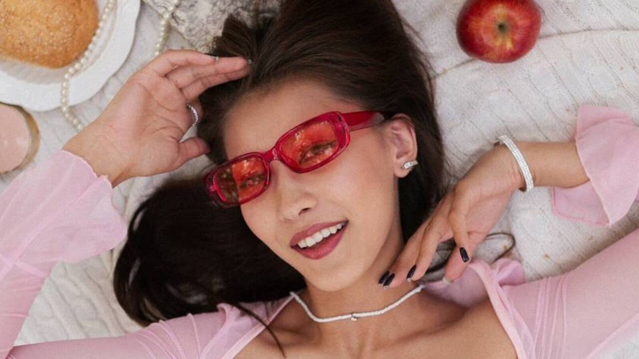 Live Porn Camera of ElviaAlly