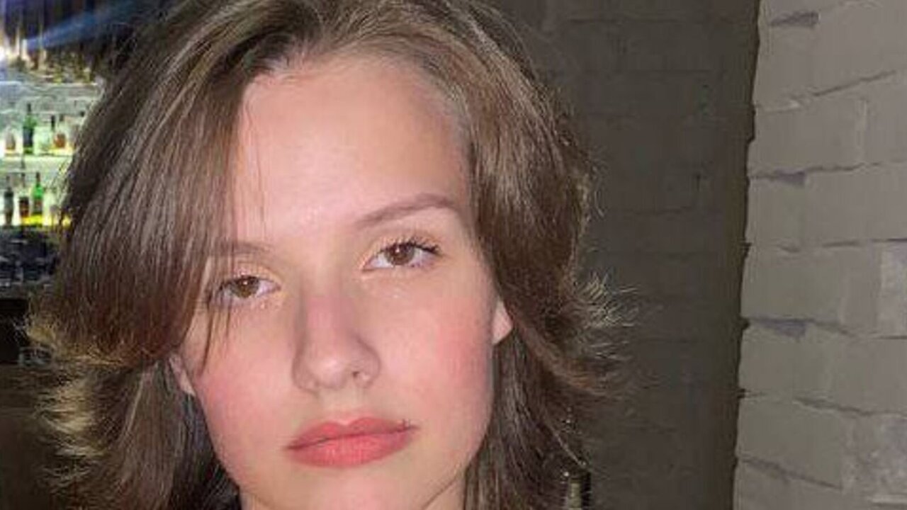 Live Porn Camera of ElwineDennett