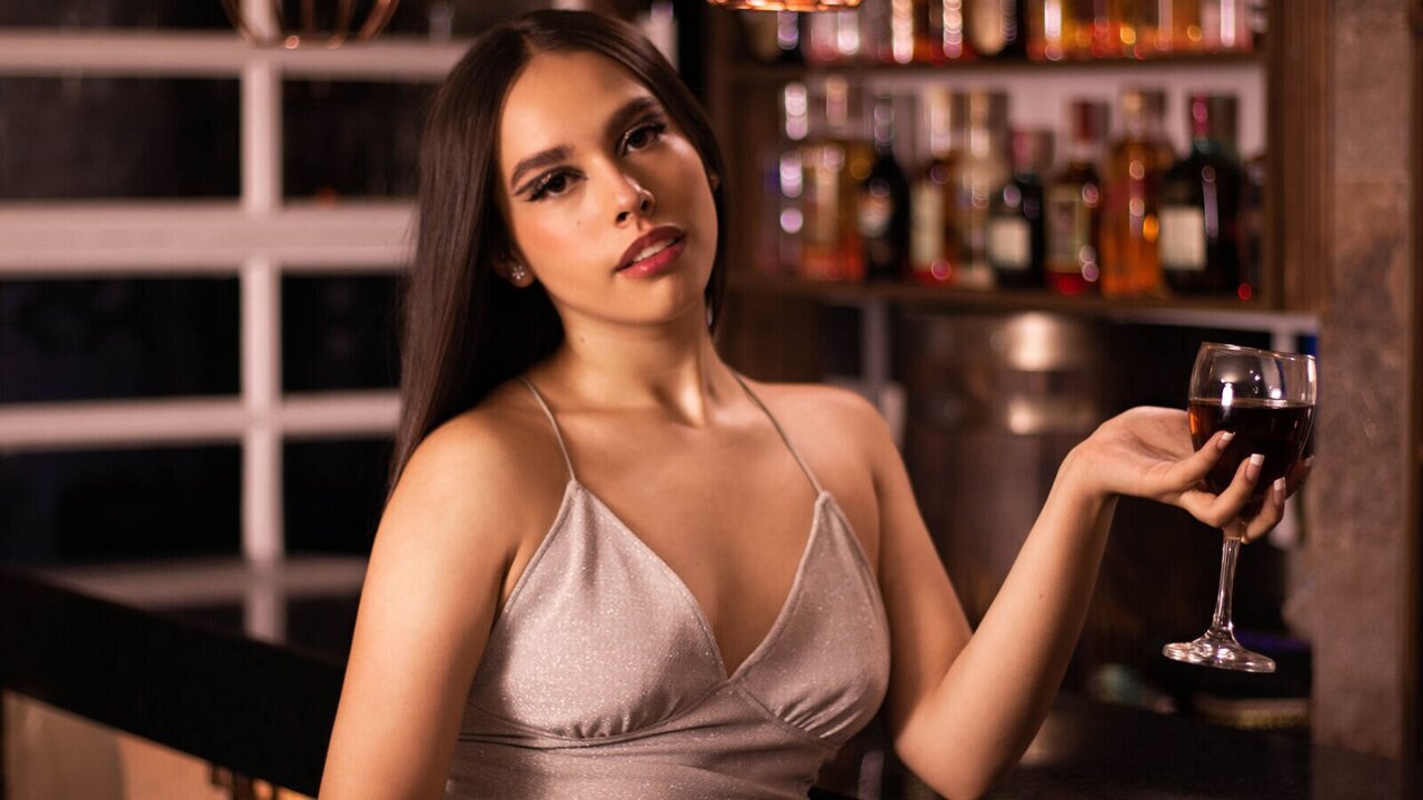 Live Porn Camera of EmaLorenz