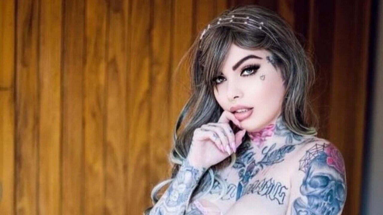 Live Porn Camera of EmilyBlanck