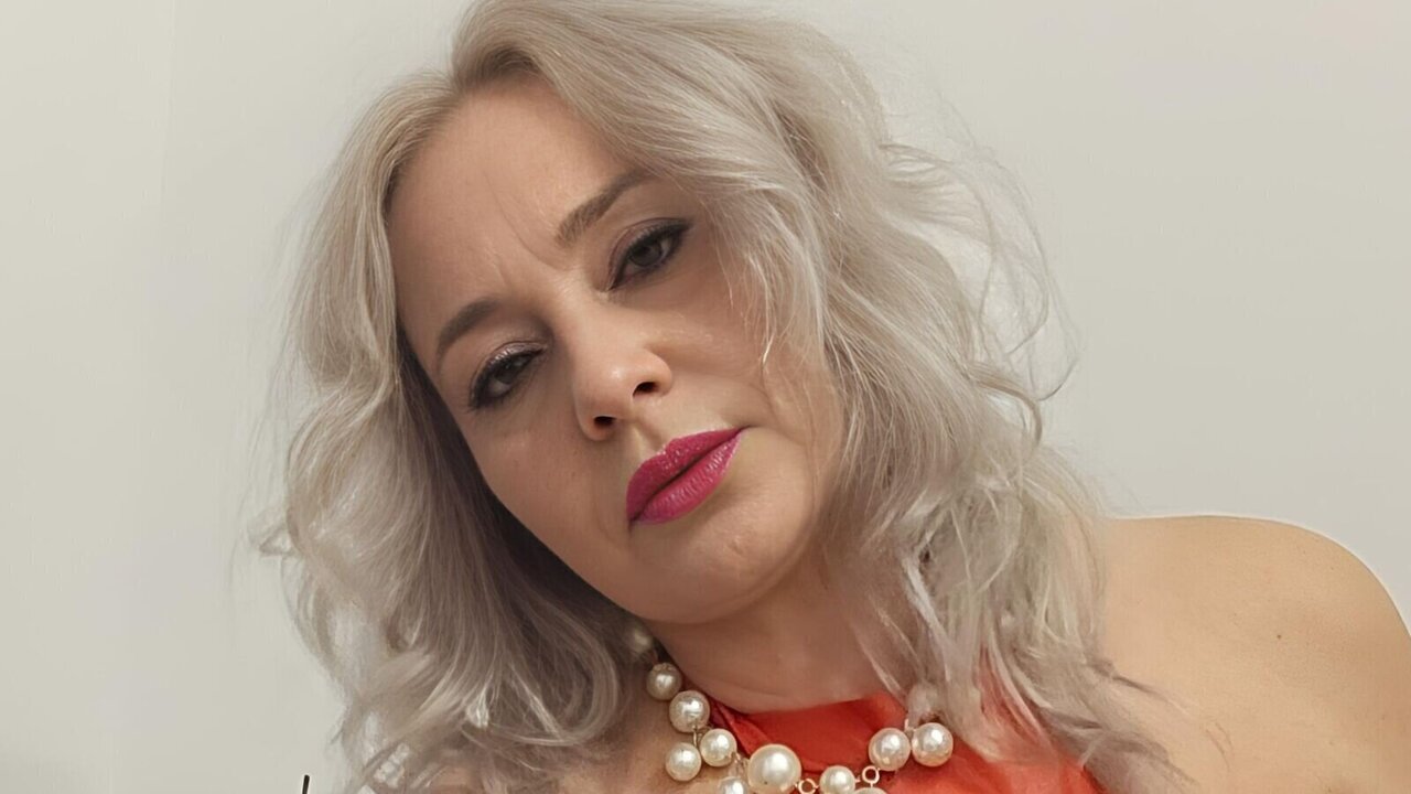 Live Porn Camera of EmilyLoowe