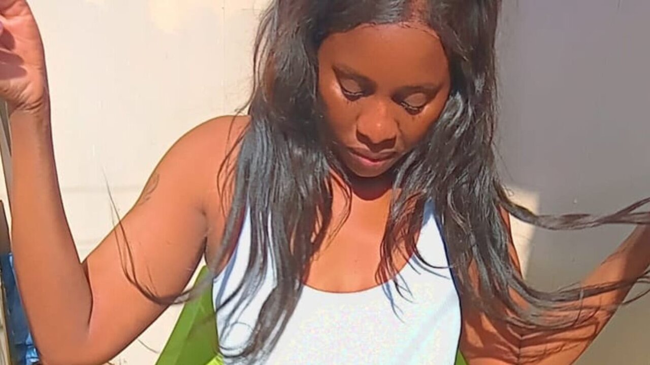 Live Porn Camera of FlowBlack