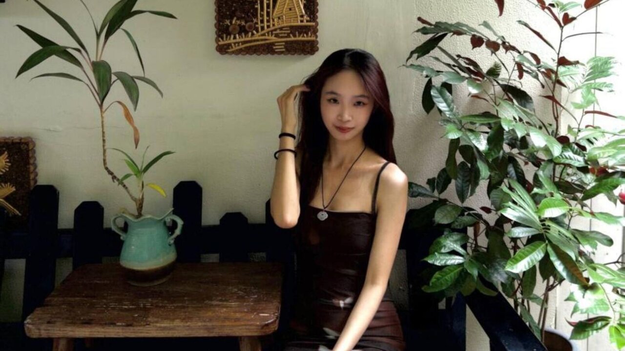 Live Porn Camera of HarrietHelen