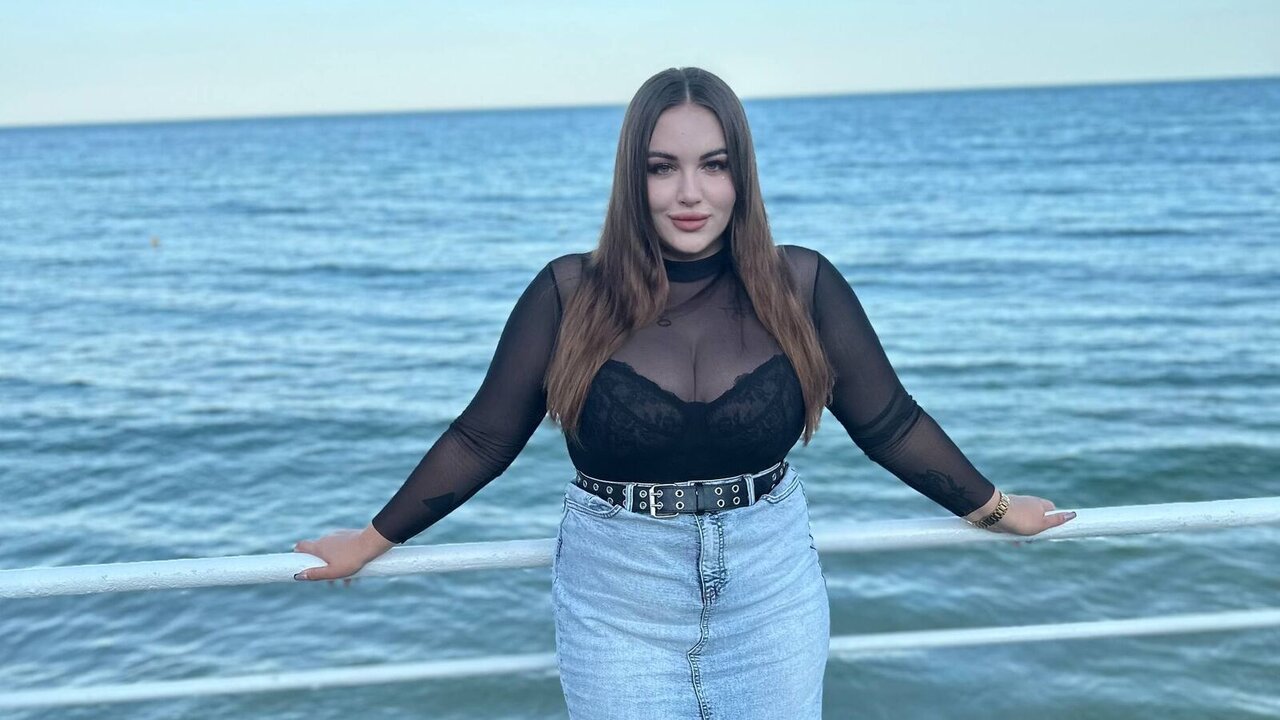 Live Porn Camera of LeillaTvin