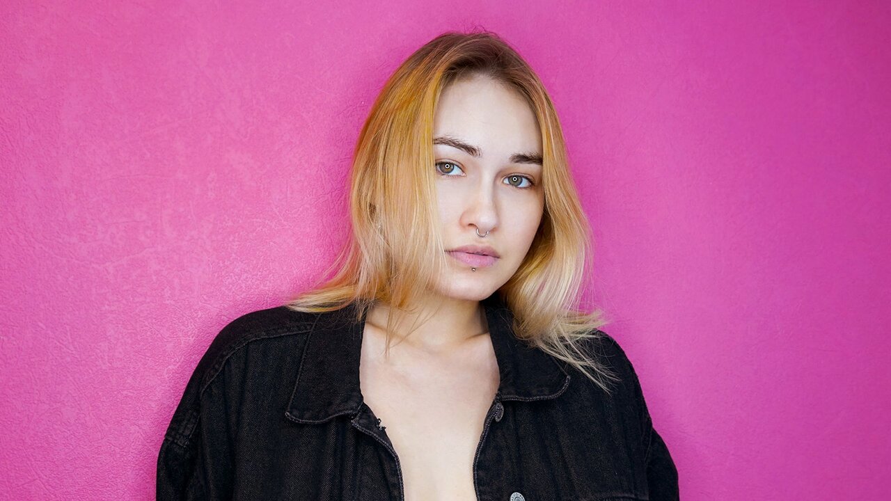 Live Porn Camera of LookInSeaEyes