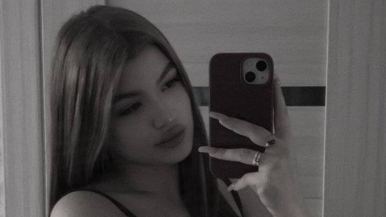 Live Porn Camera of LoraineLutton