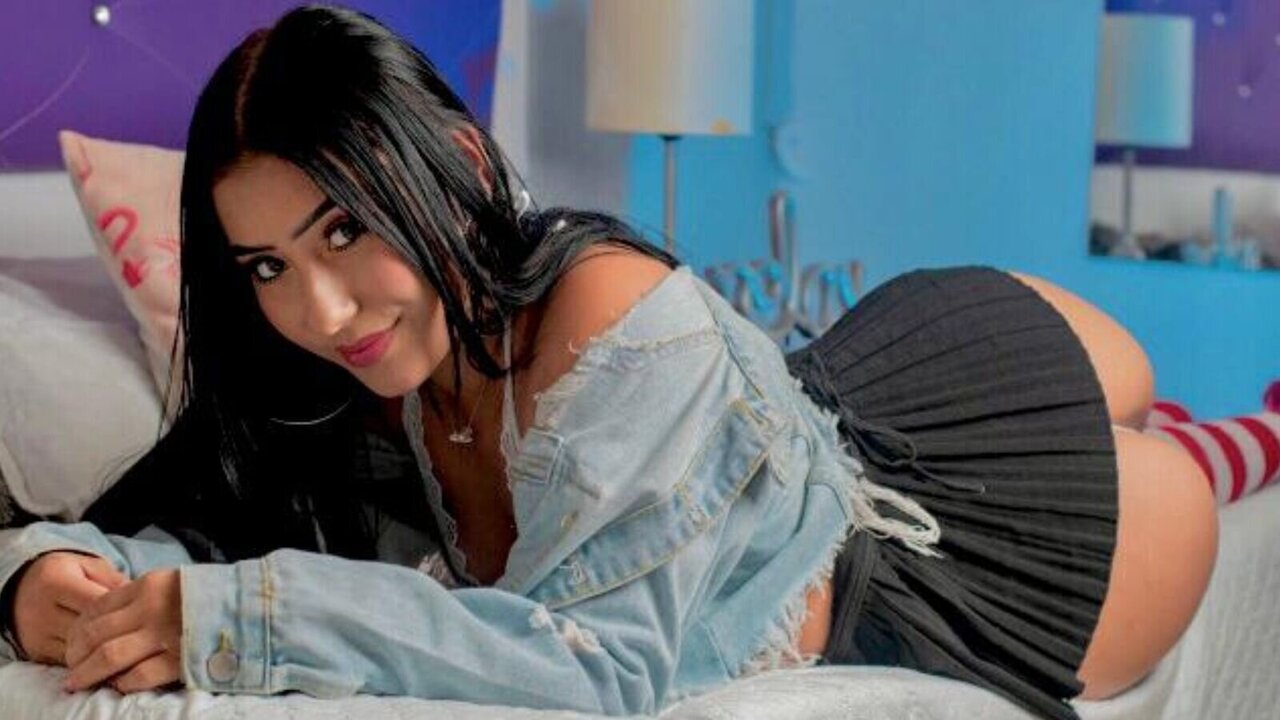 Live Porn Camera of LuciaSmoke