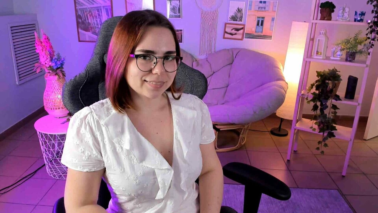 Live Porn Camera of MaddyHill