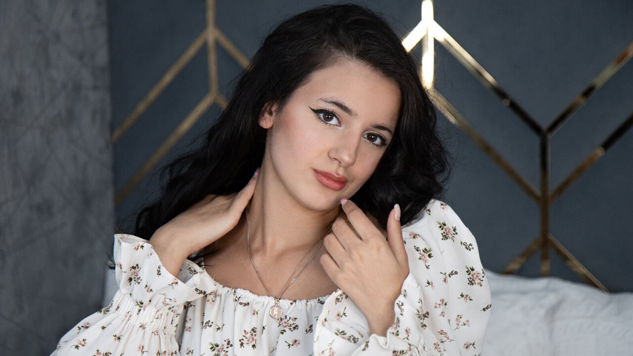 Live Porn Camera of MalenaMilton