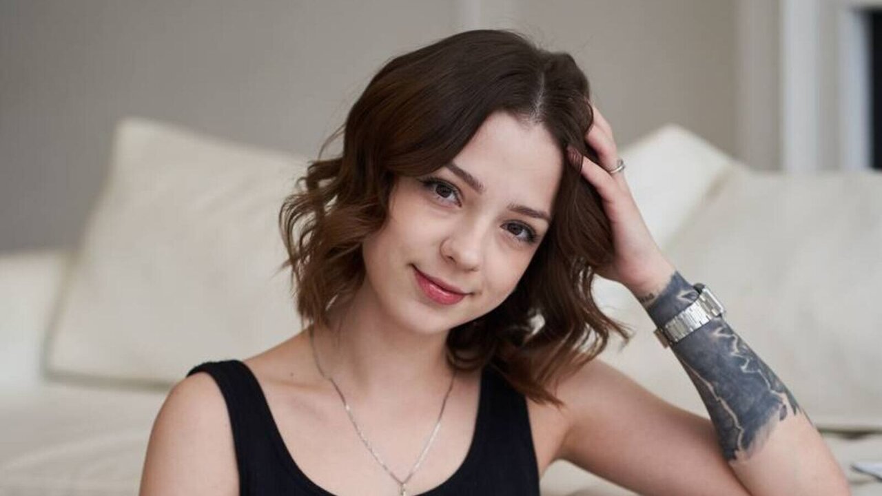 Live Porn Camera of PamBeesly