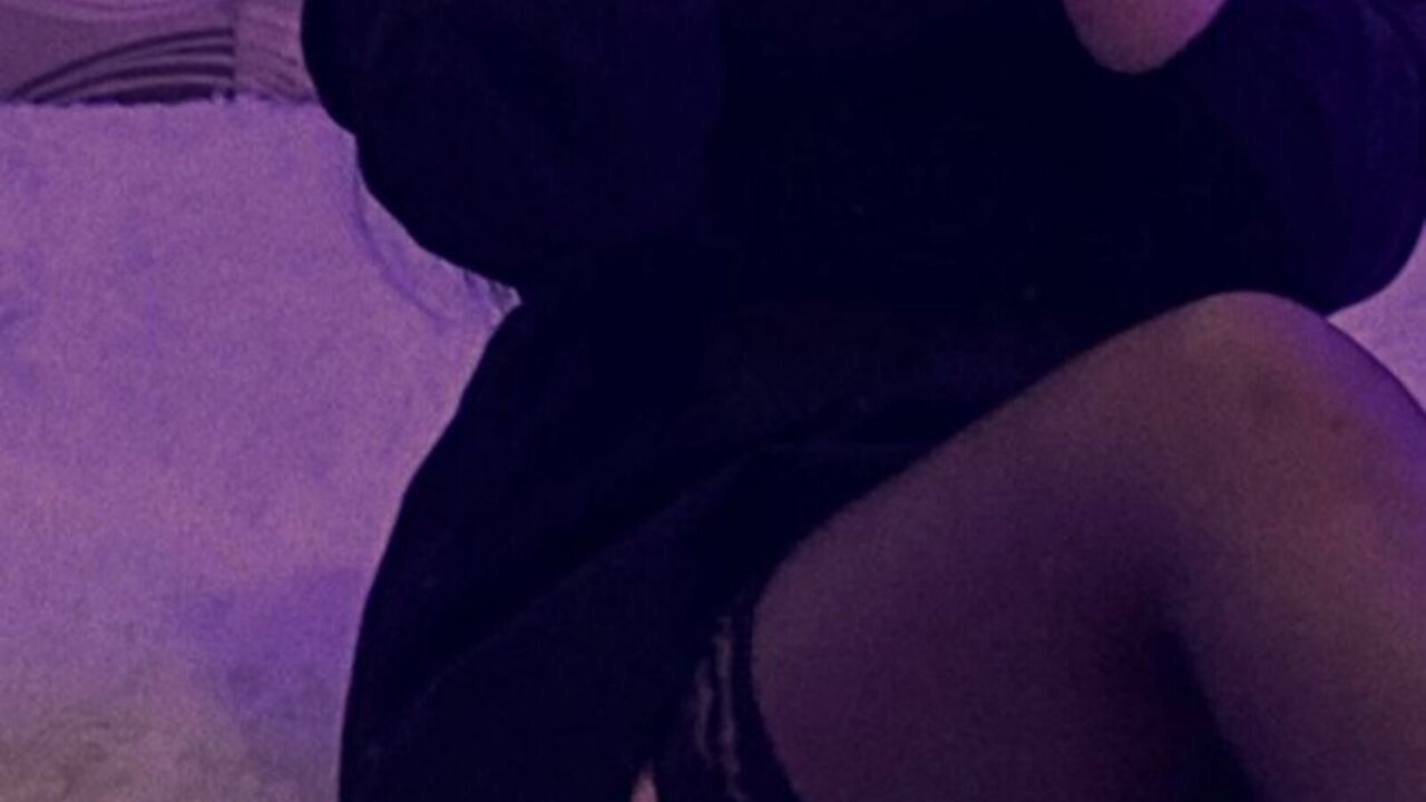 Live Porn Camera of PikkolaMedeea