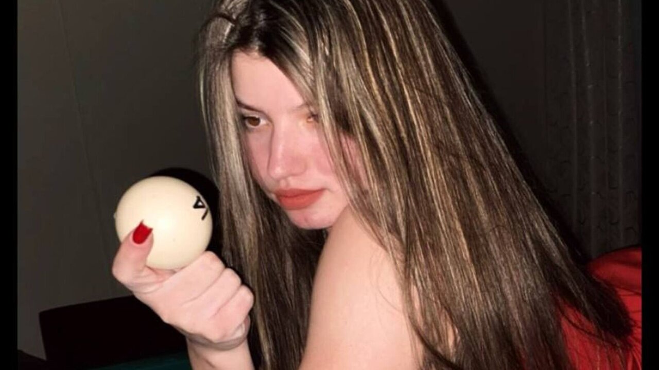 Live Porn Camera of RoxannTamlin