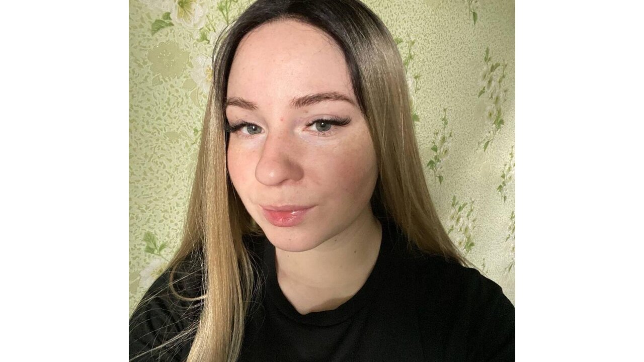 Live Porn Camera of RoyaPaprika