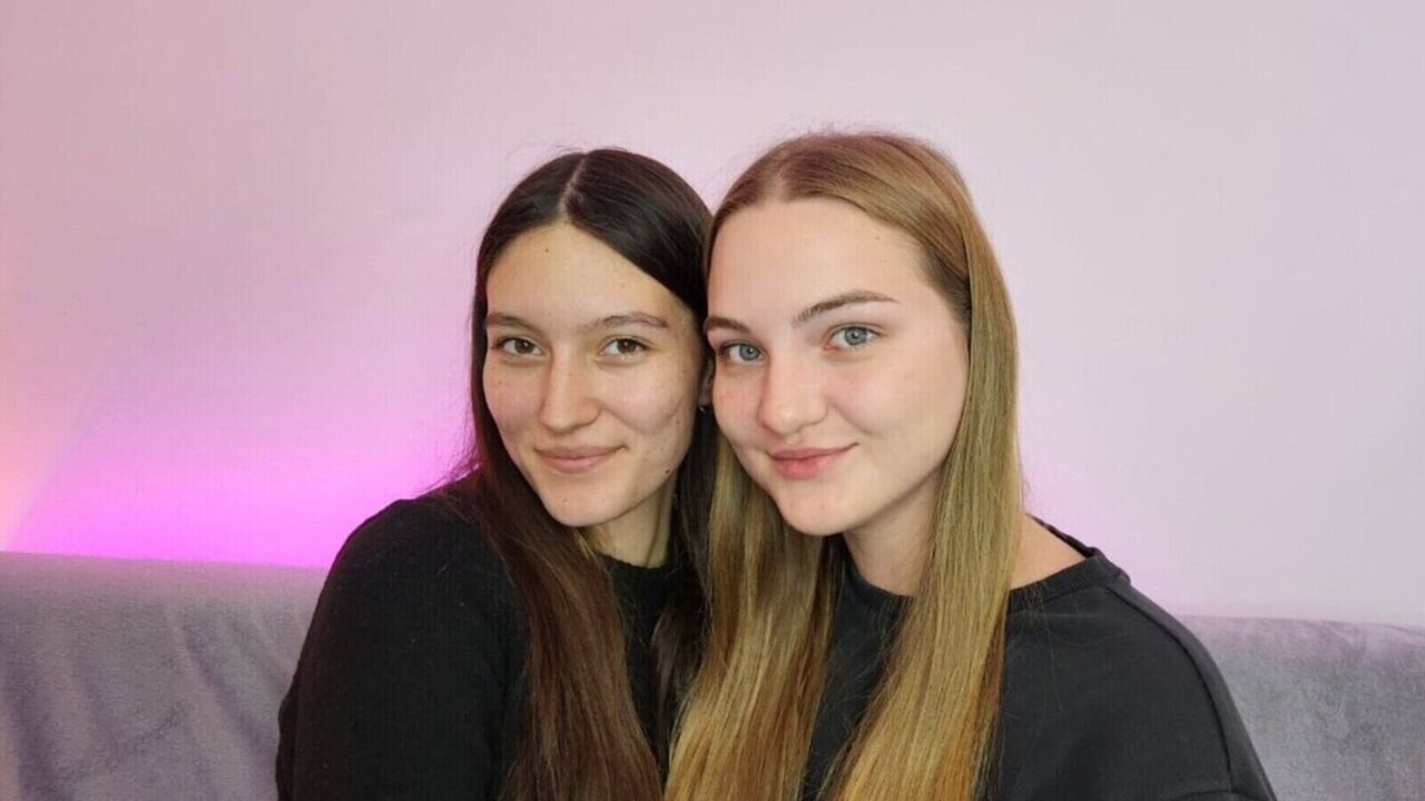 Live Porn Camera of OliviaAndMary