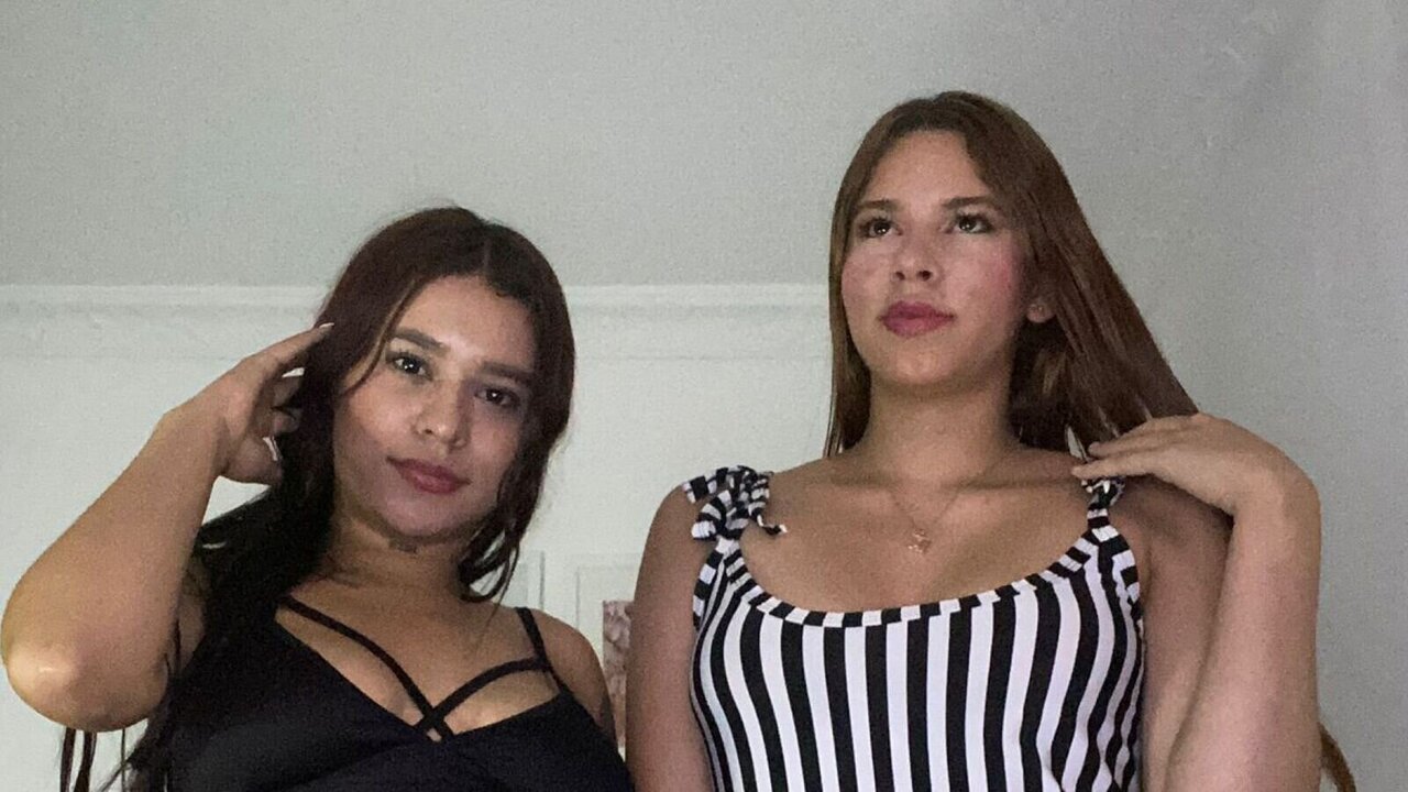 Live Porn Camera of SaraandDaniela