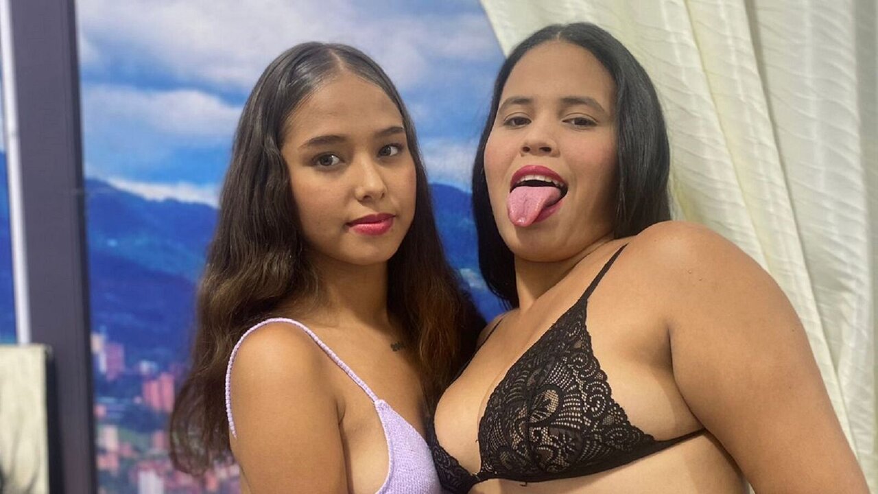 Live Porn Camera of SusanAndNatasha