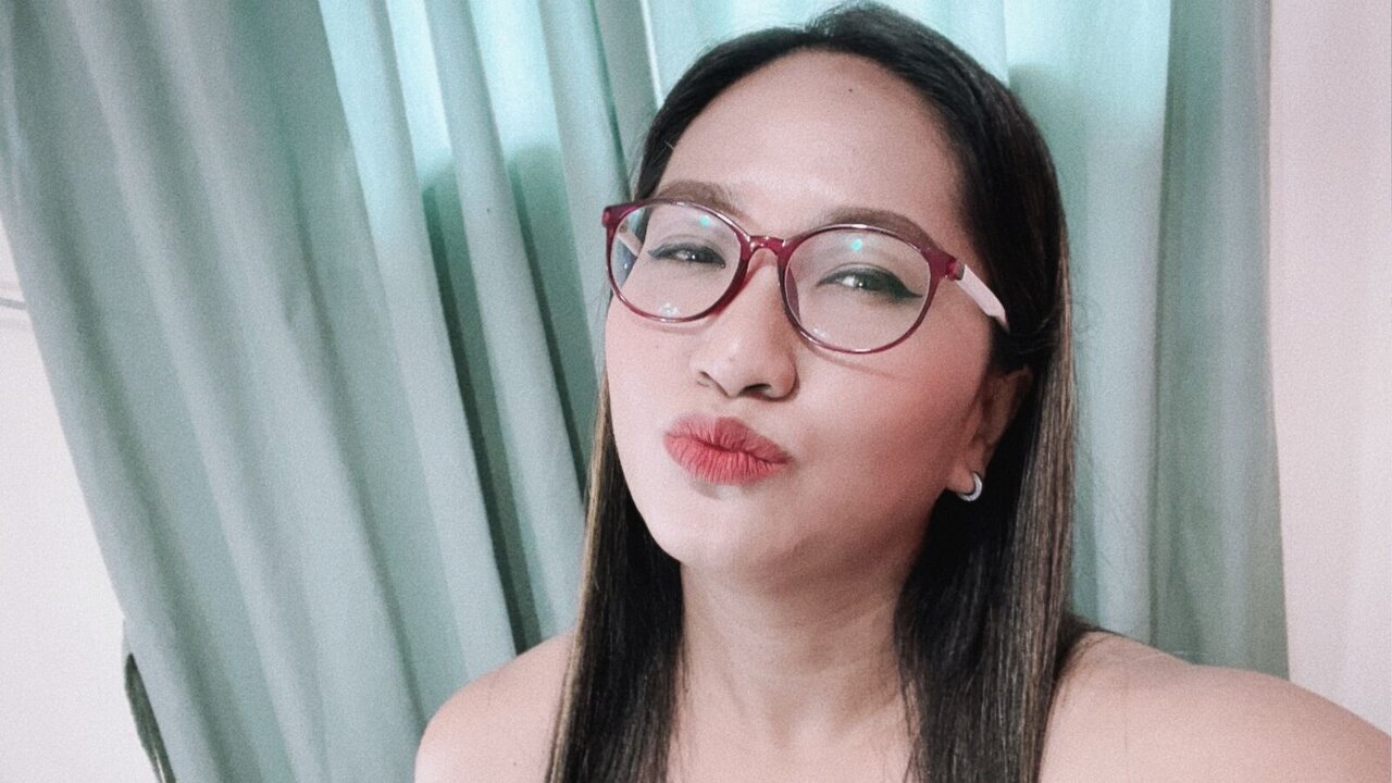 Live Porn Camera of EliseYoon